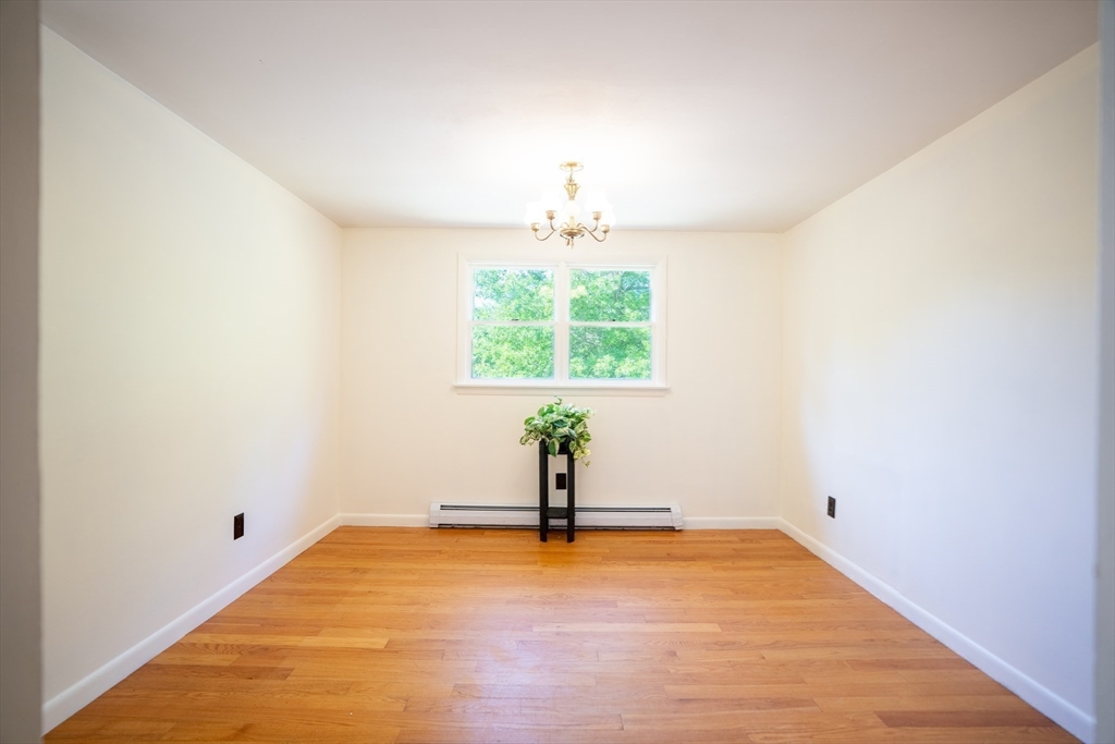 23 South Mount Holyoke Dr