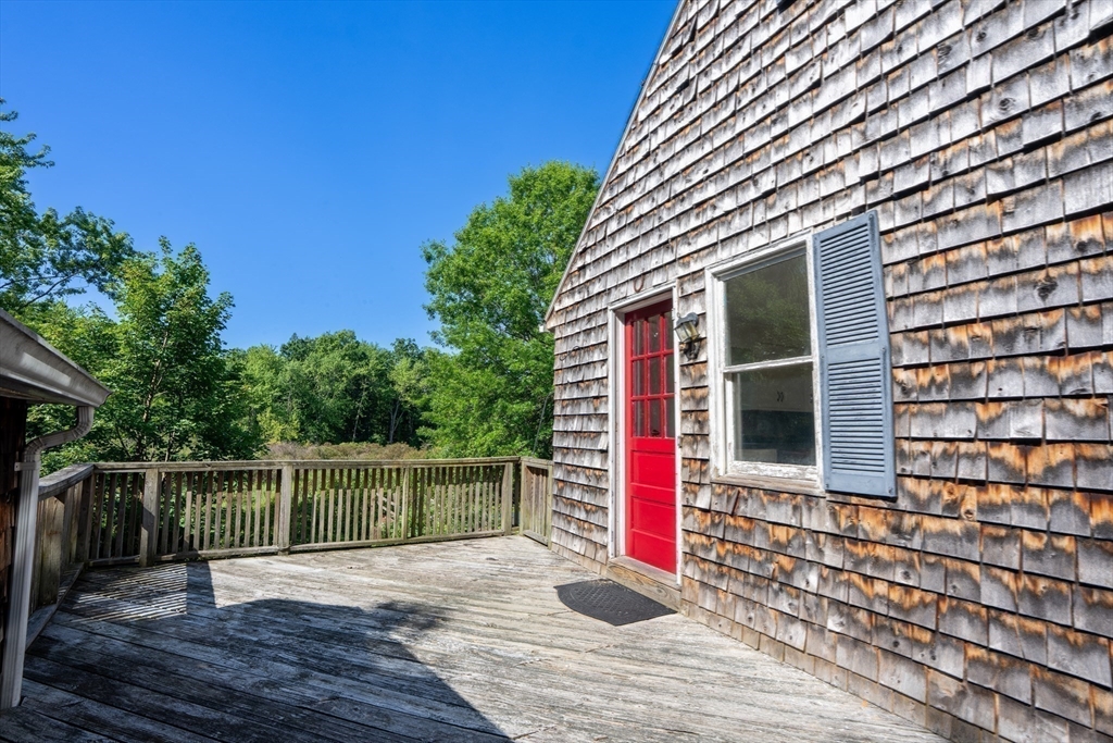 23 South Mount Holyoke Dr