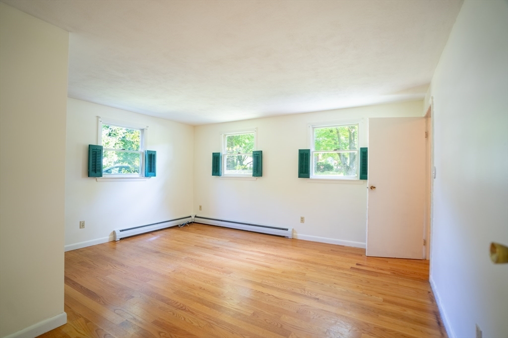 23 South Mount Holyoke Dr