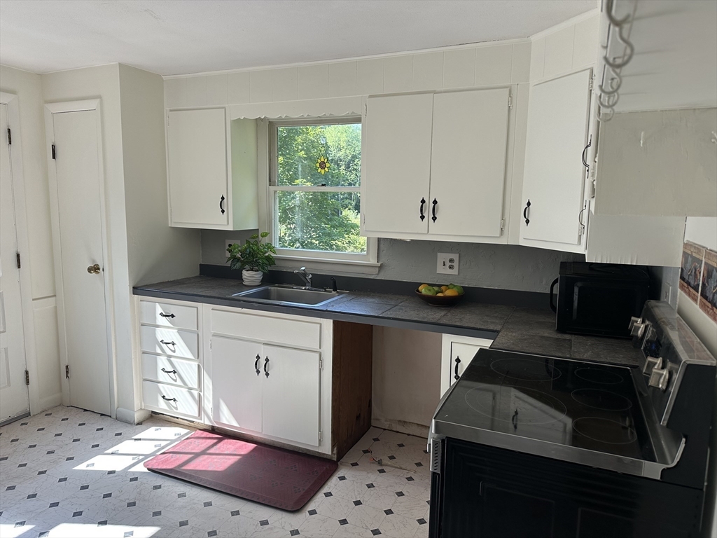 23 South Mount Holyoke Dr