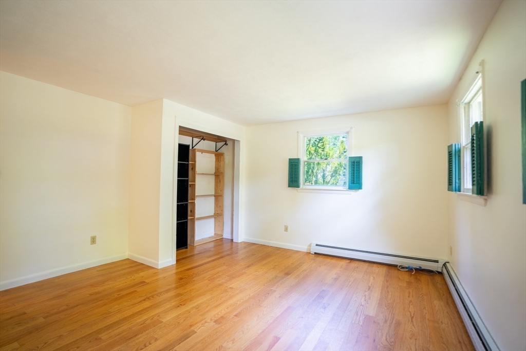 23 South Mount Holyoke Dr