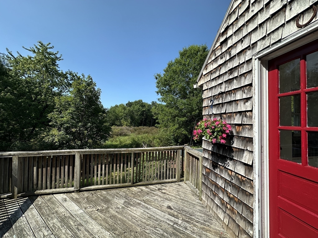 23 South Mount Holyoke Dr