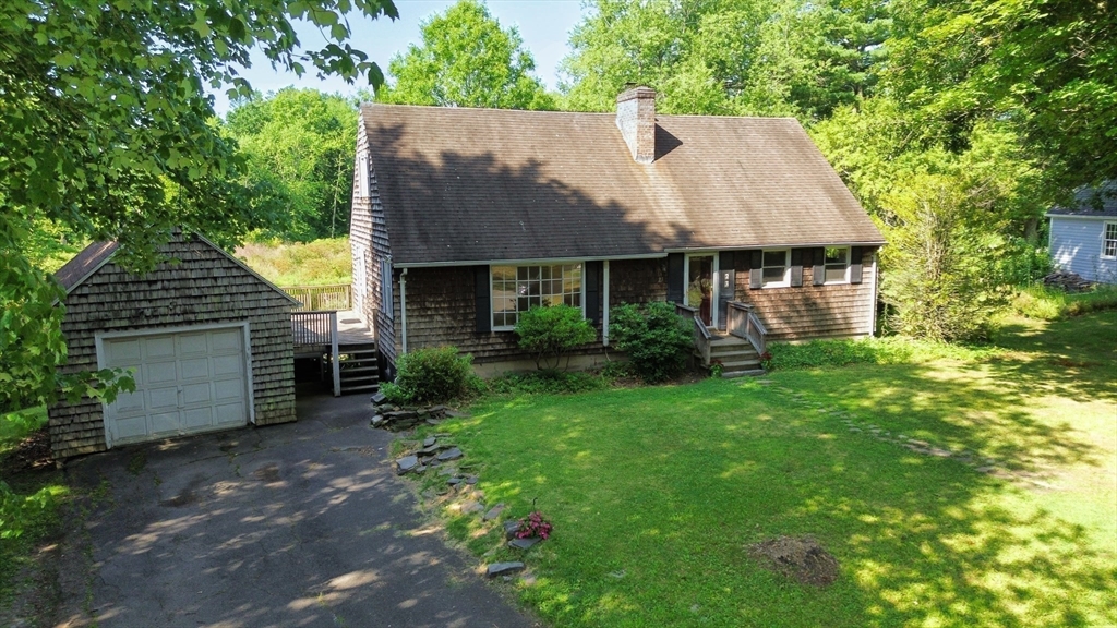 23 South Mount Holyoke Dr