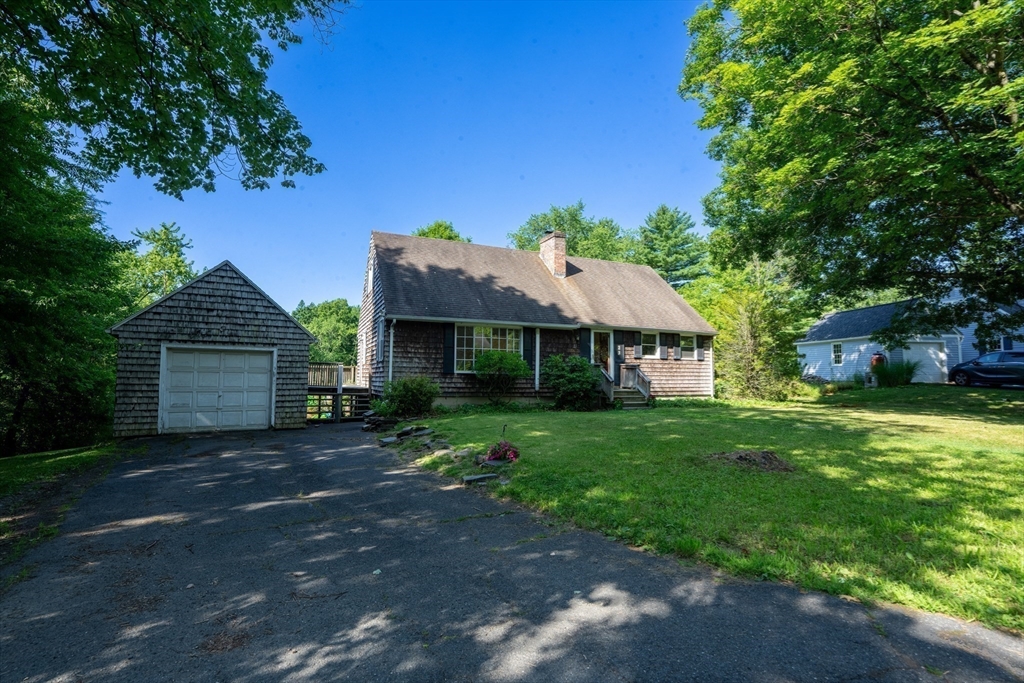 23 South Mount Holyoke Dr