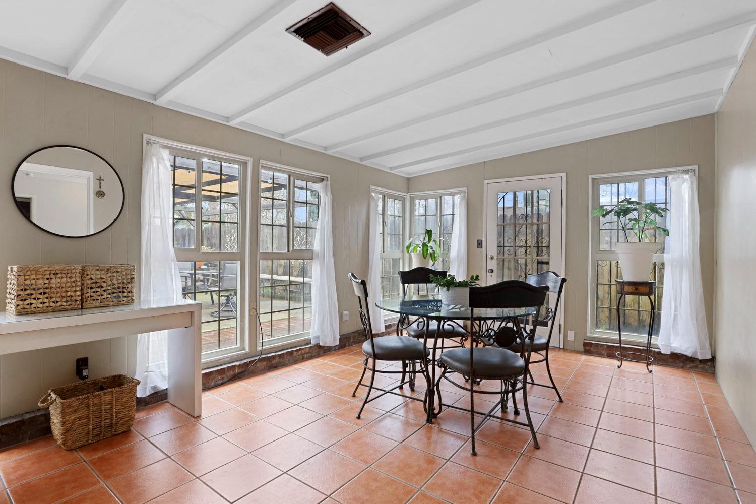 2416 E Taylor Street