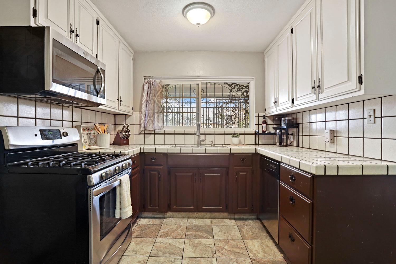 2416 E Taylor Street