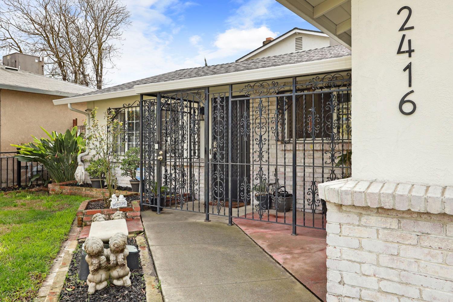 2416 E Taylor Street