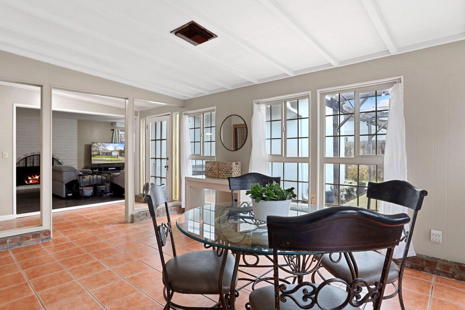 2416 E Taylor Street