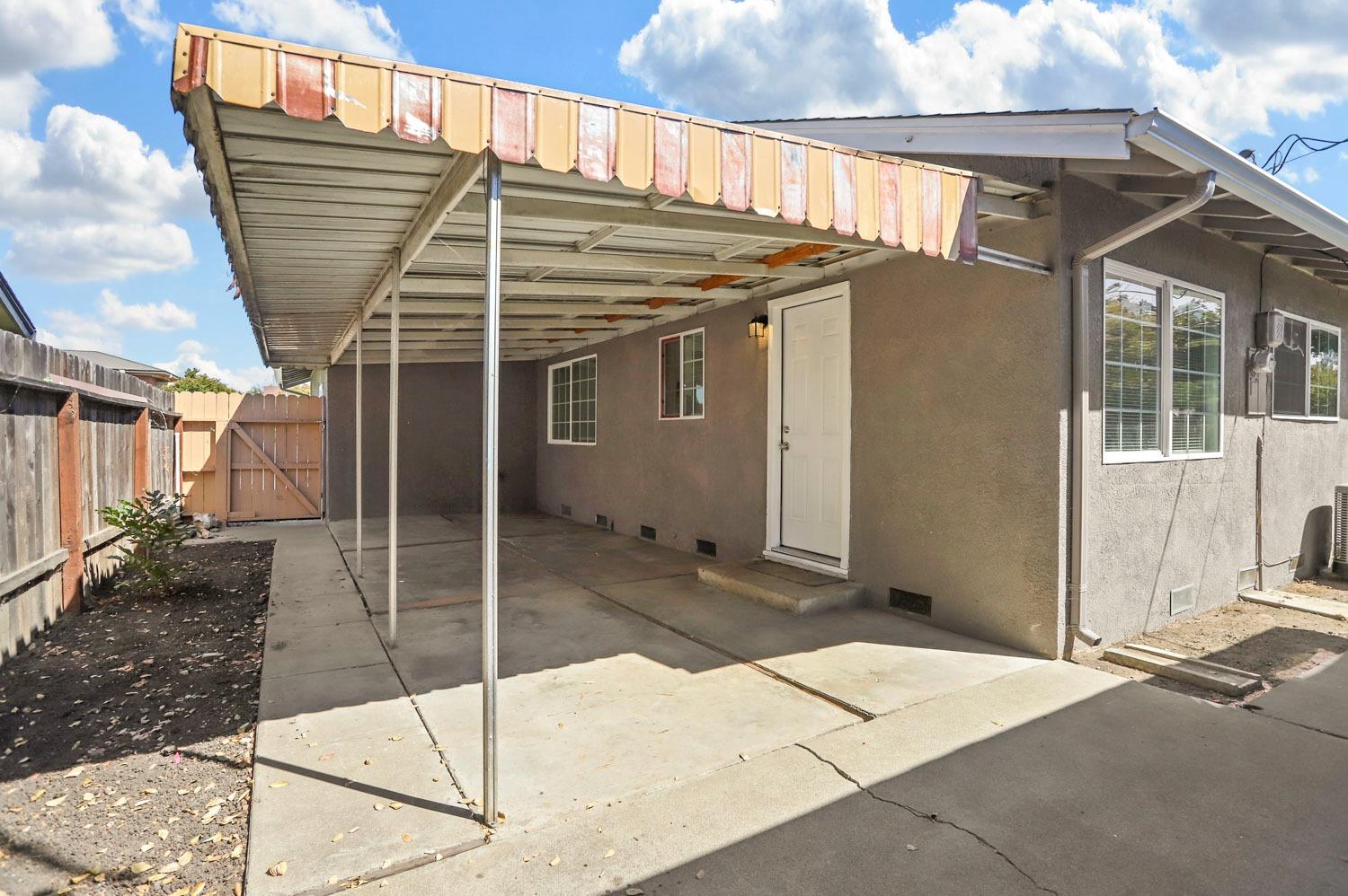 5613 N El Dorado Street