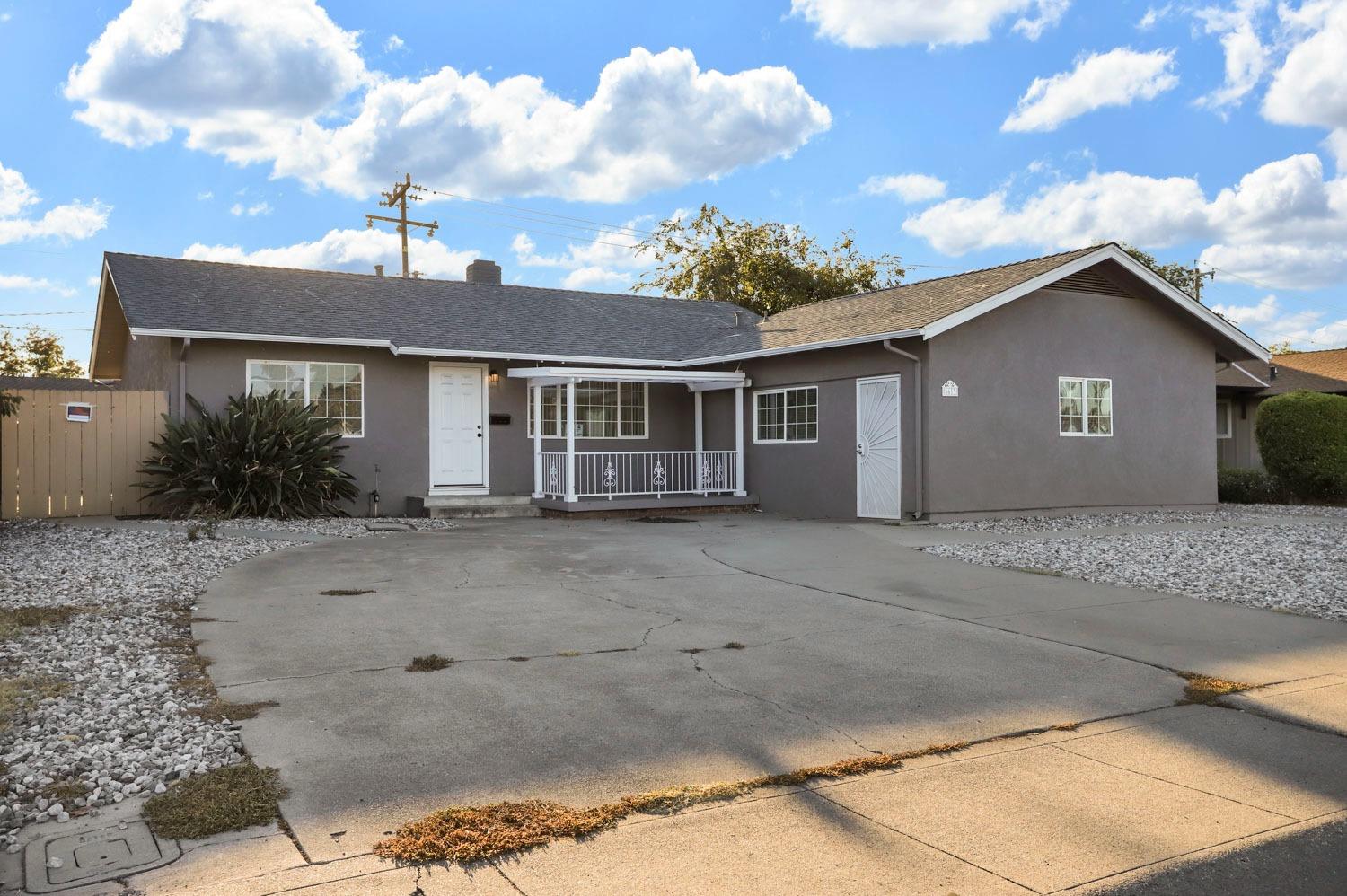 5613 N El Dorado Street