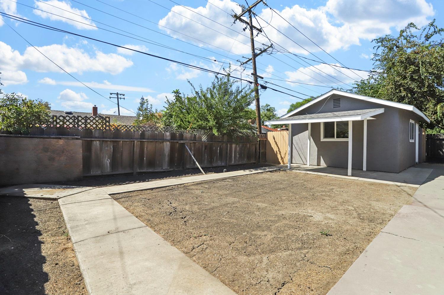 5613 N El Dorado Street