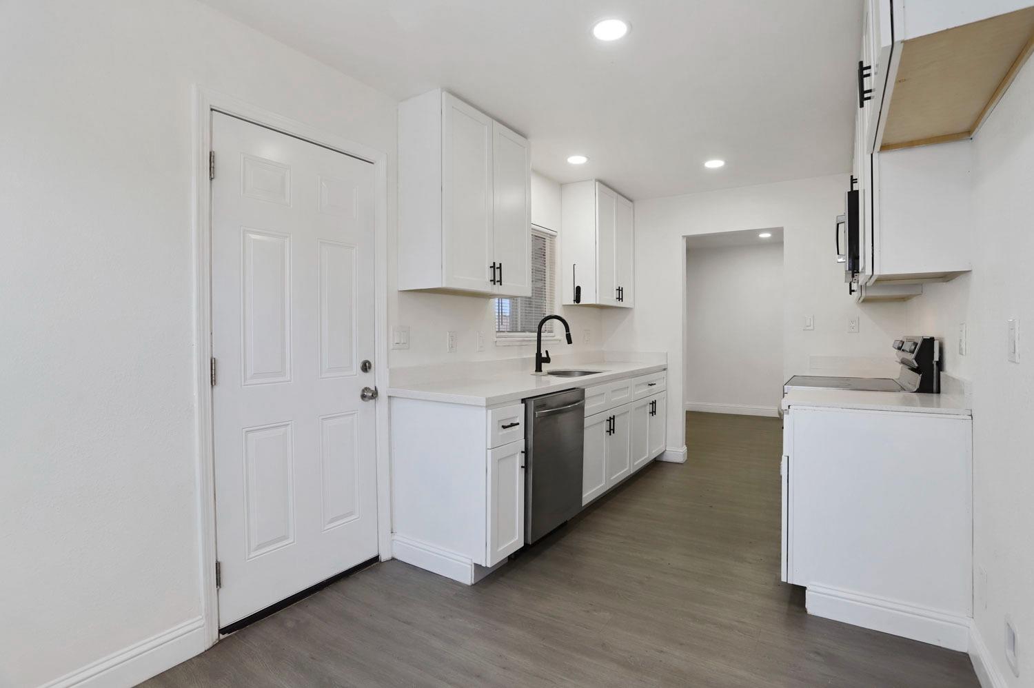 5613 N El Dorado Street