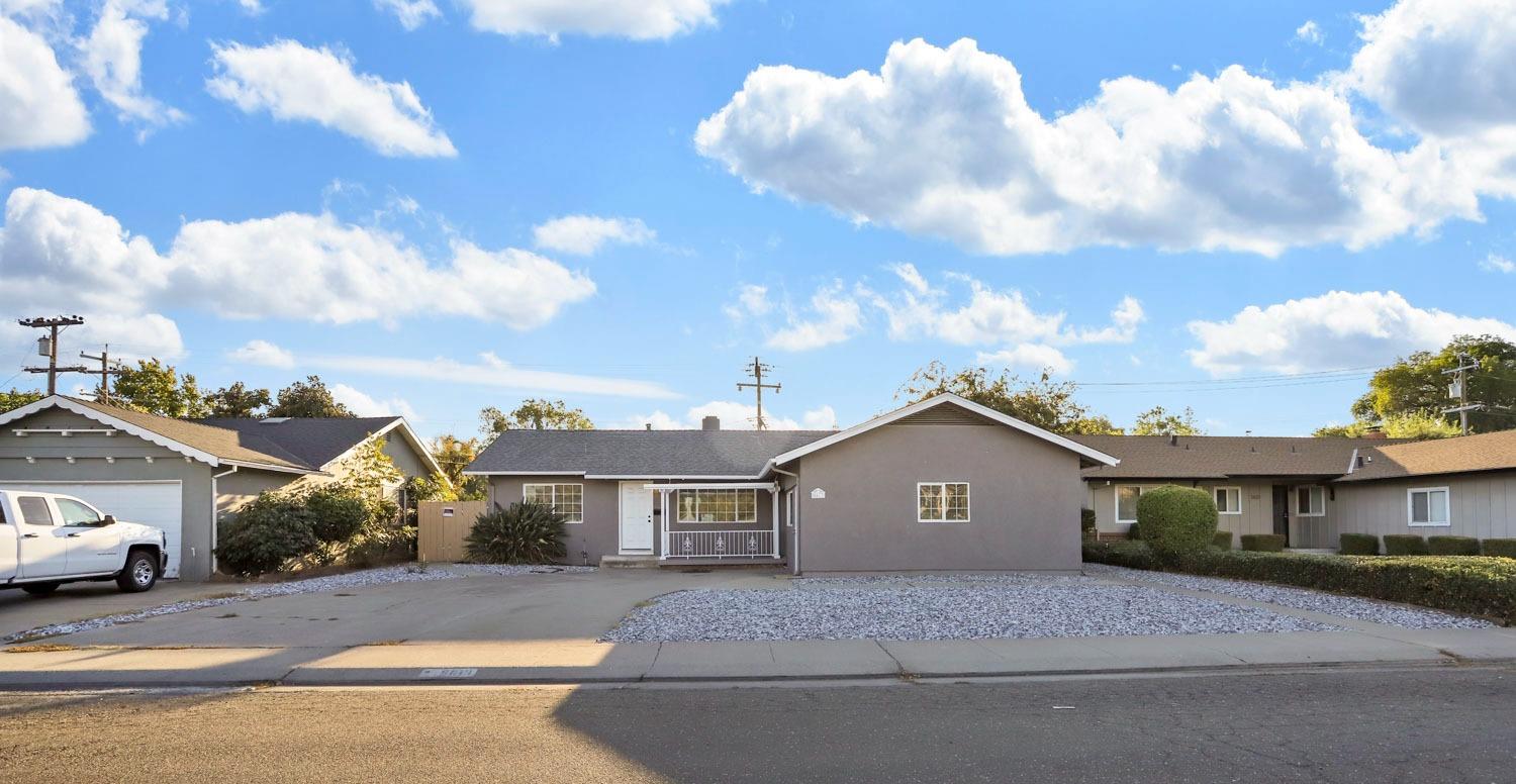 5613 N El Dorado Street