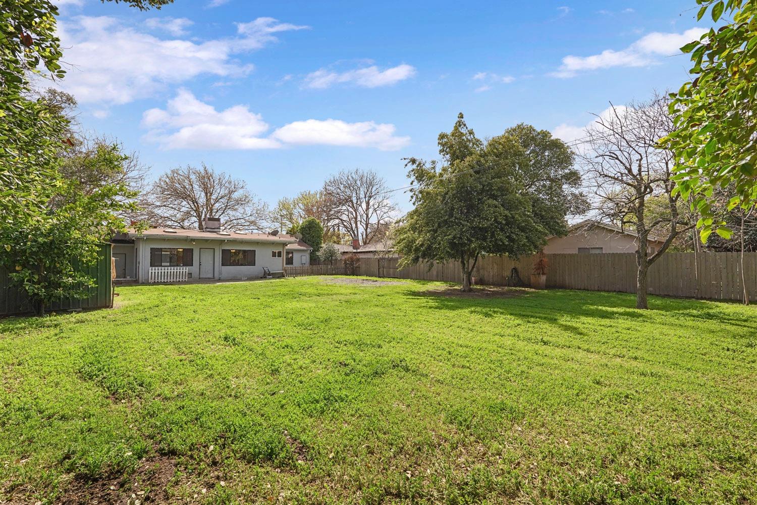 107 W Mayfair Avenue