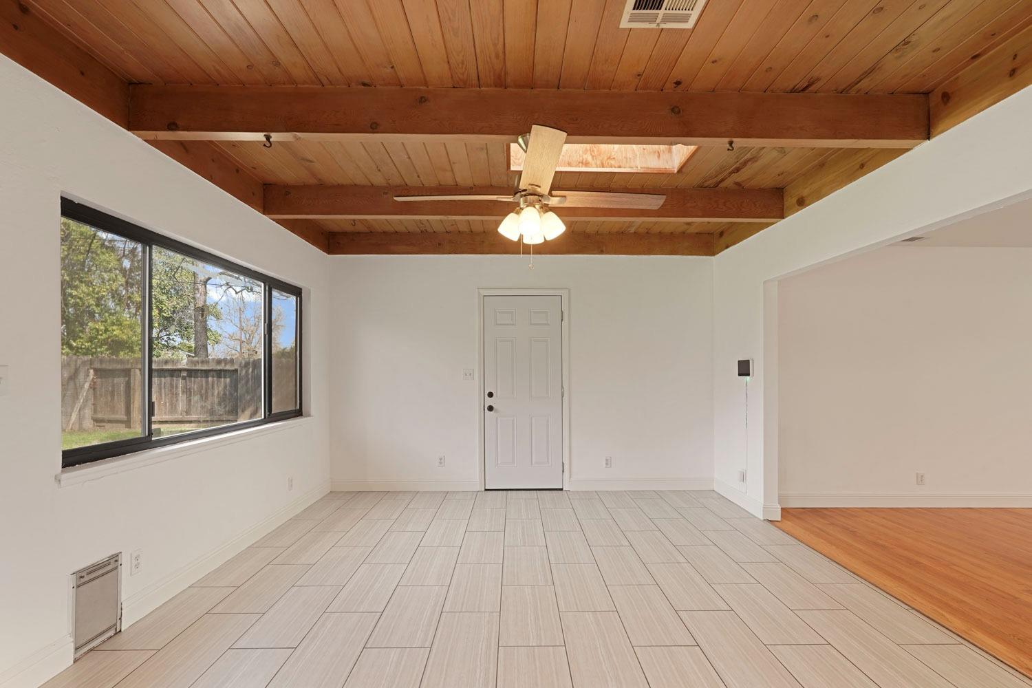 107 W Mayfair Avenue