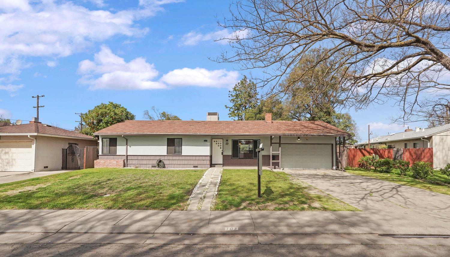 107 W Mayfair Avenue