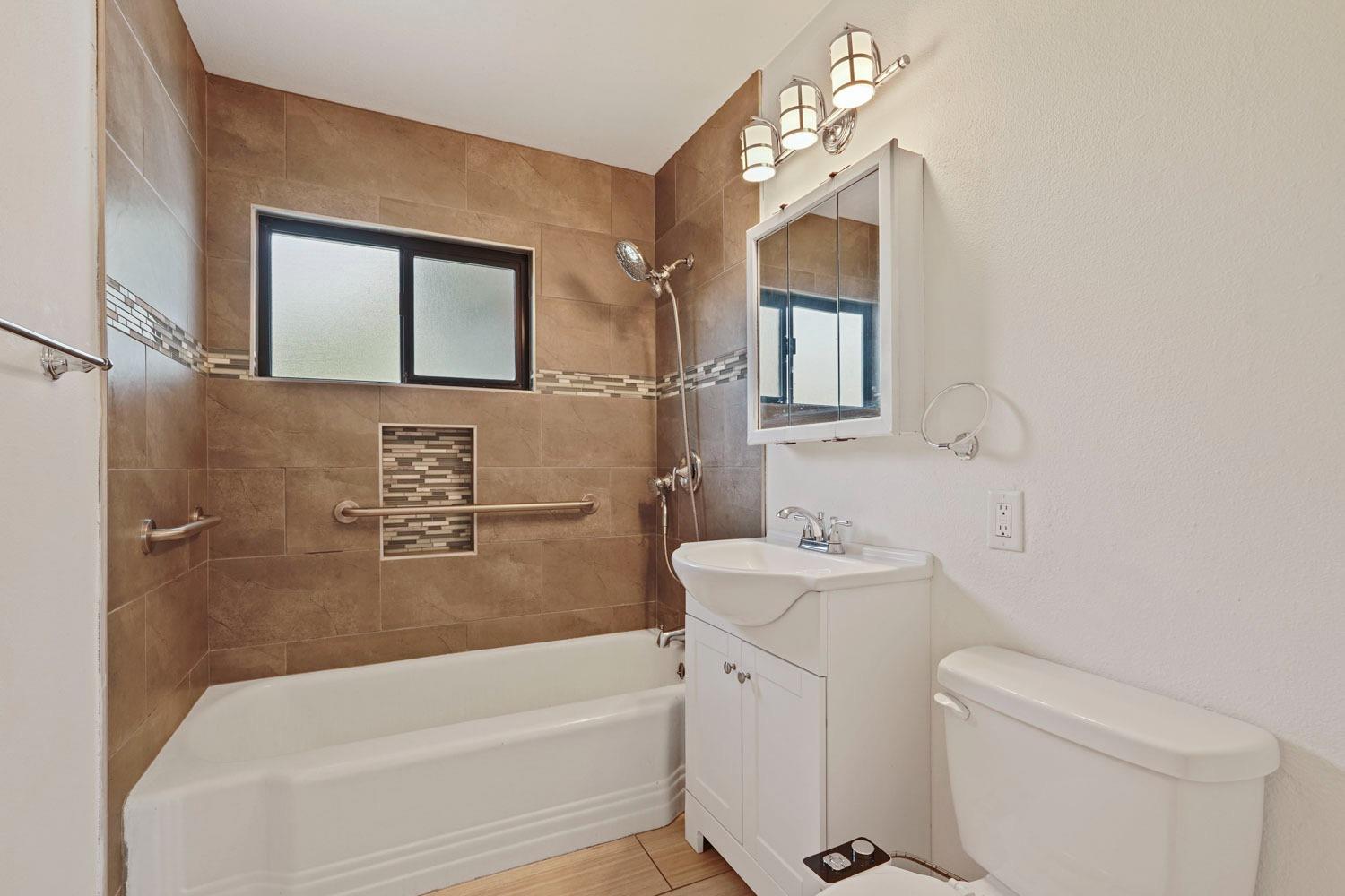 107 W Mayfair Avenue