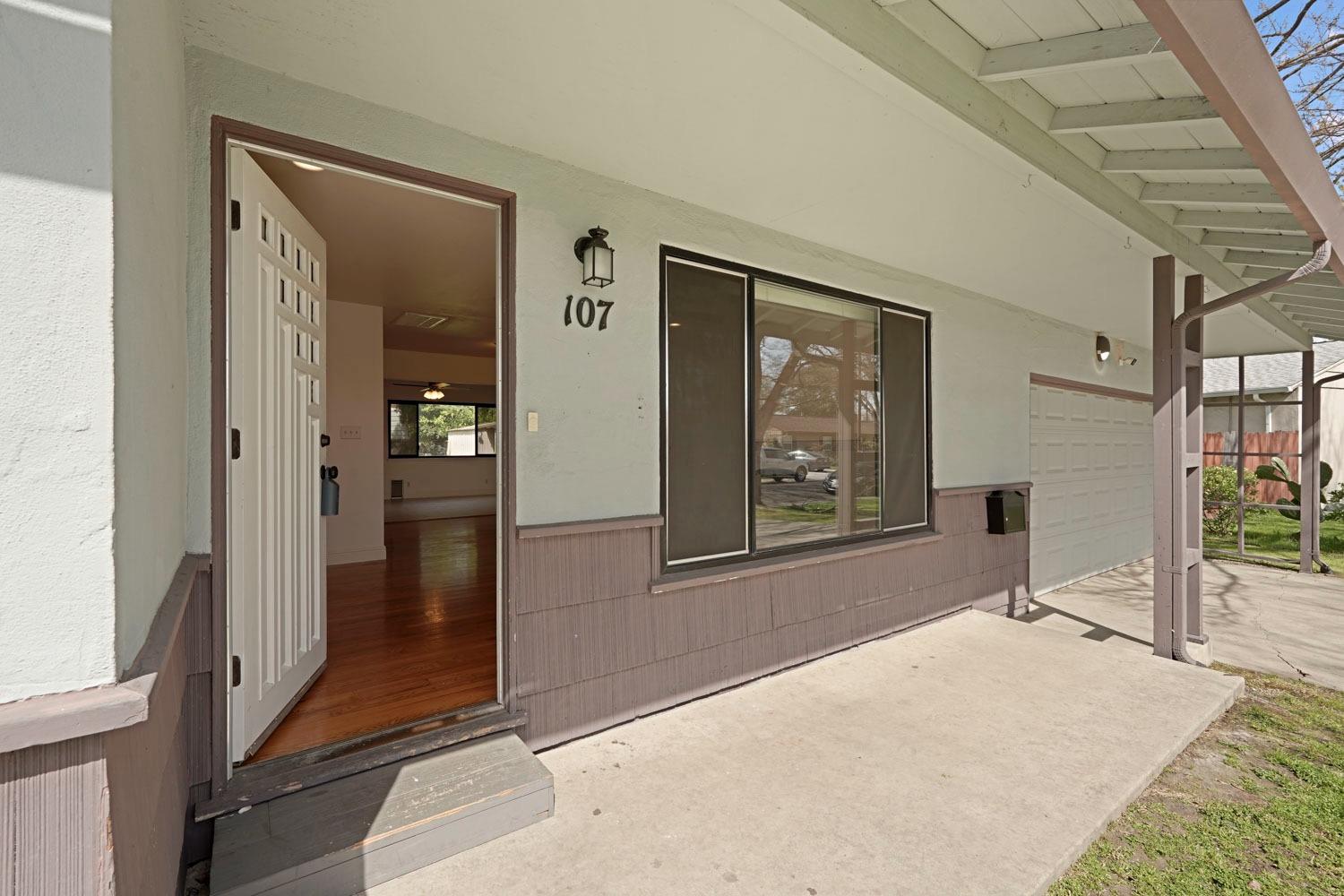 107 W Mayfair Avenue