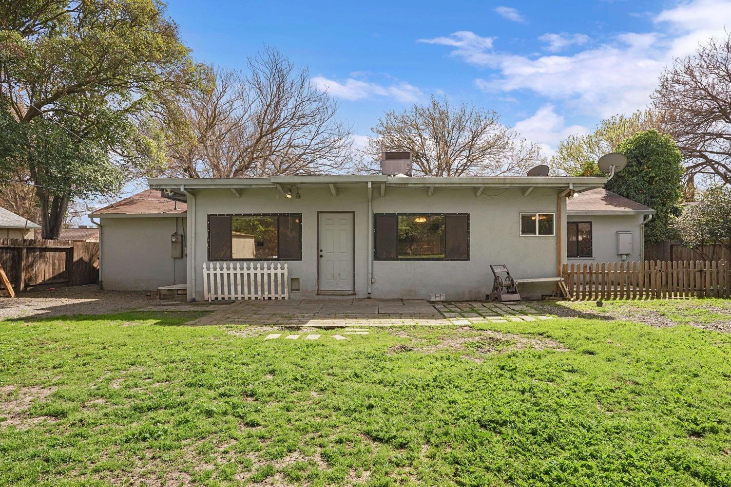 107 W Mayfair Avenue