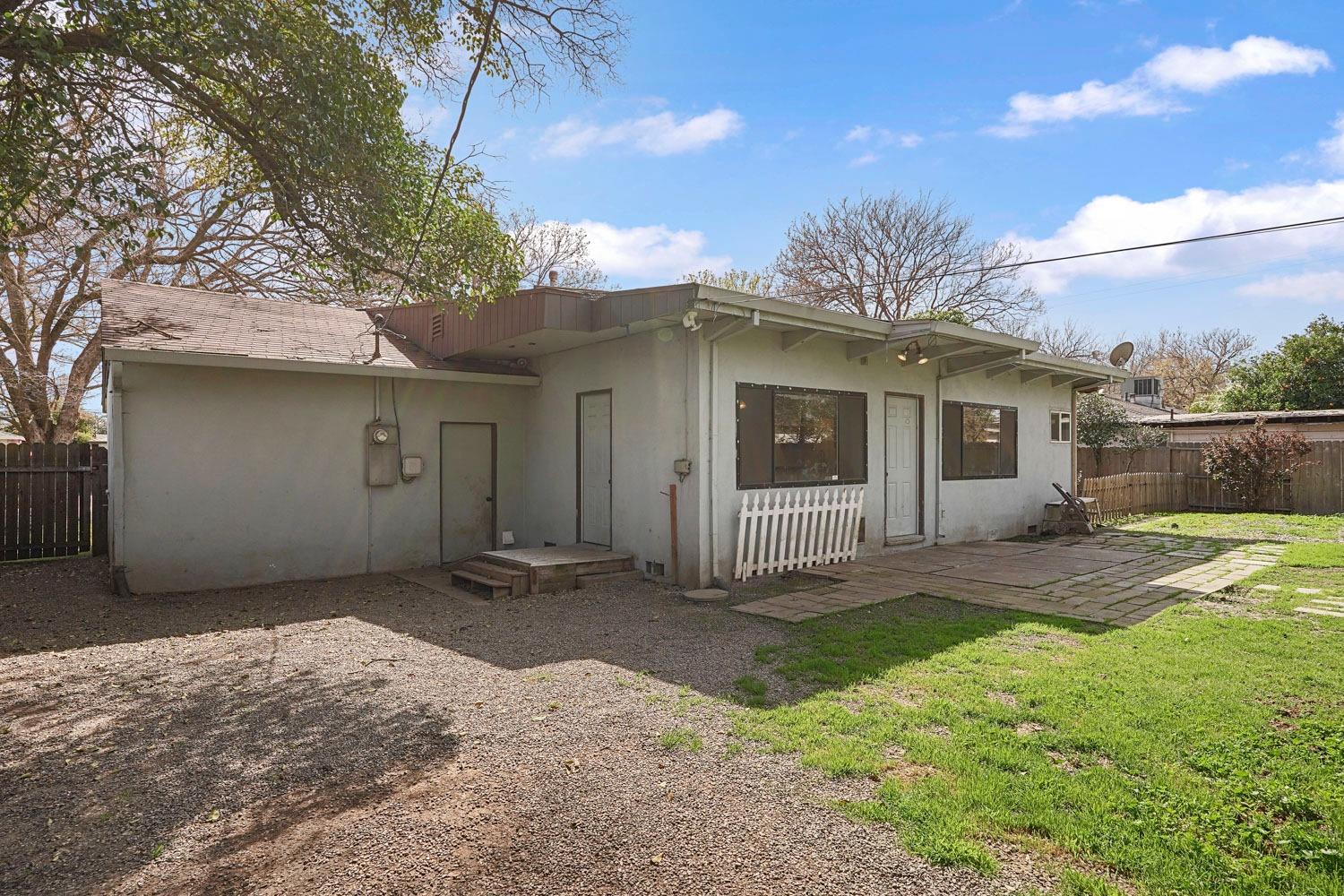 107 W Mayfair Avenue