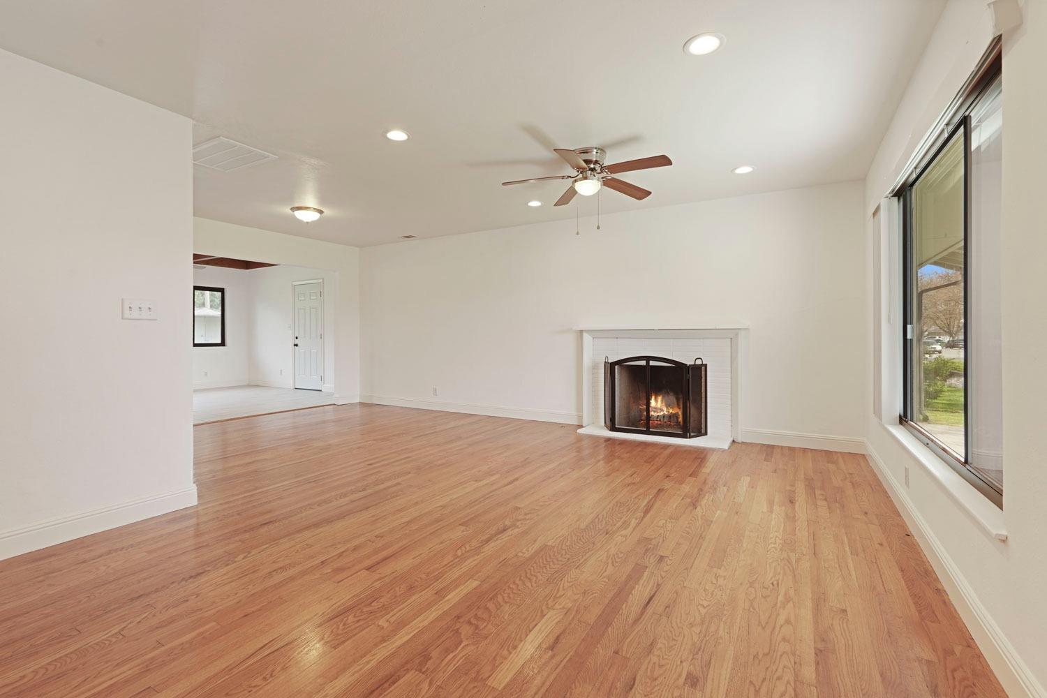 107 W Mayfair Avenue