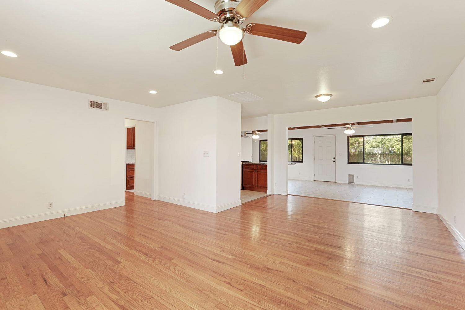 107 W Mayfair Avenue