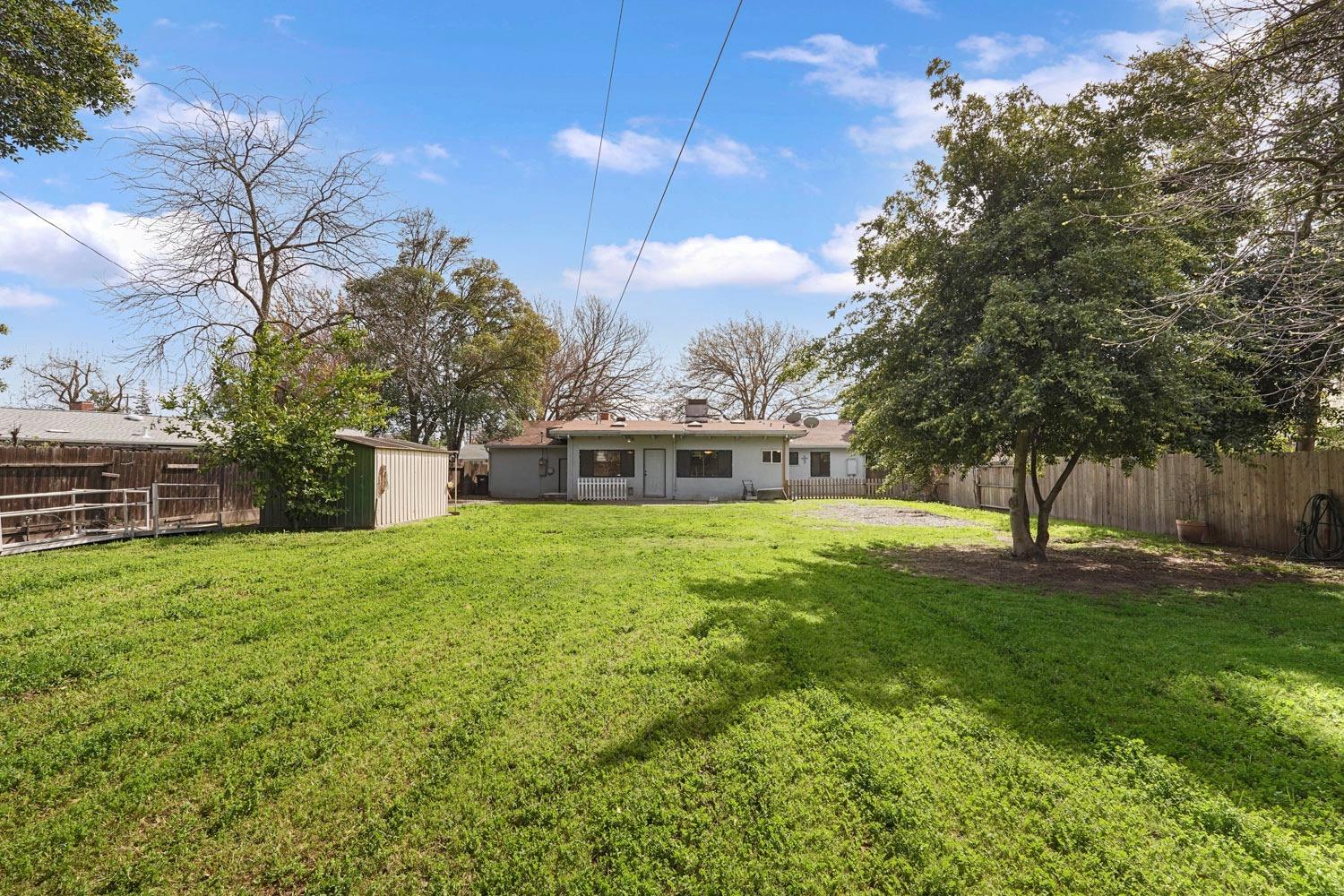 107 W Mayfair Avenue