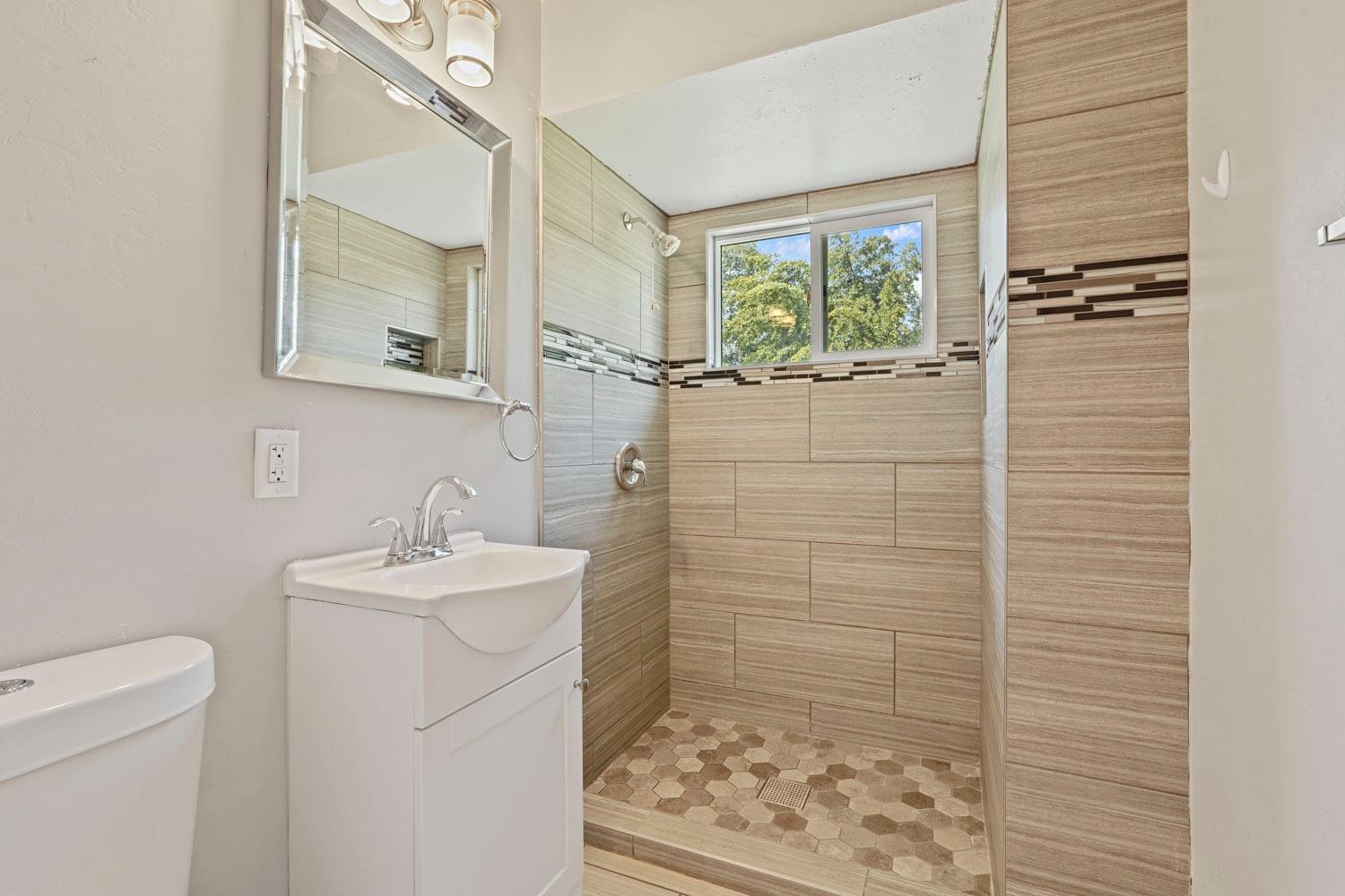 107 W Mayfair Avenue