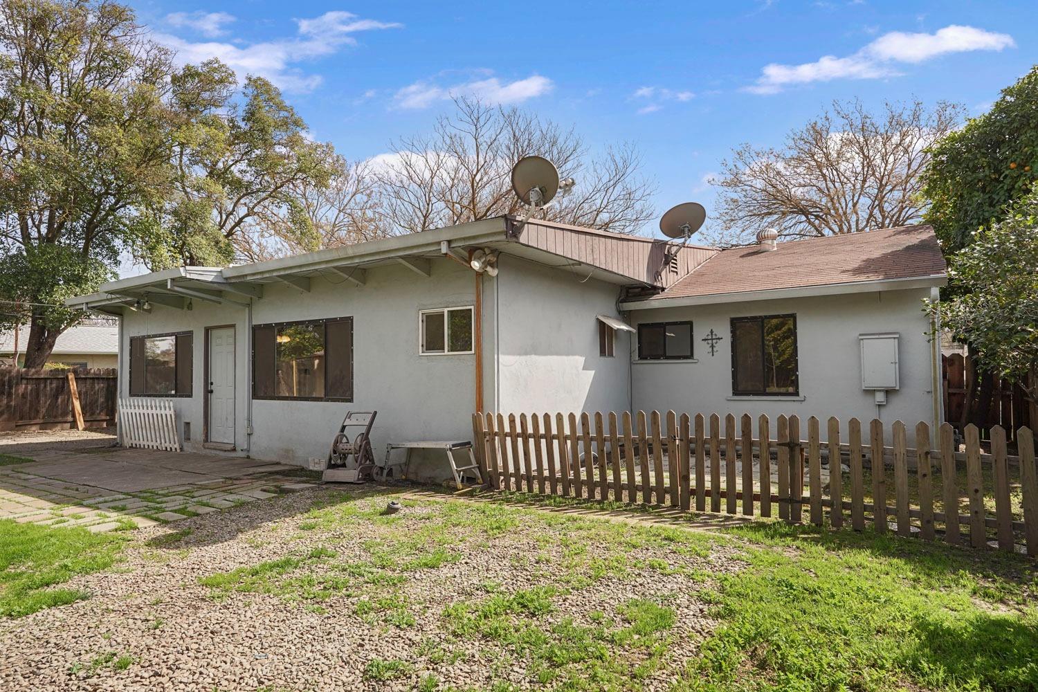 107 W Mayfair Avenue