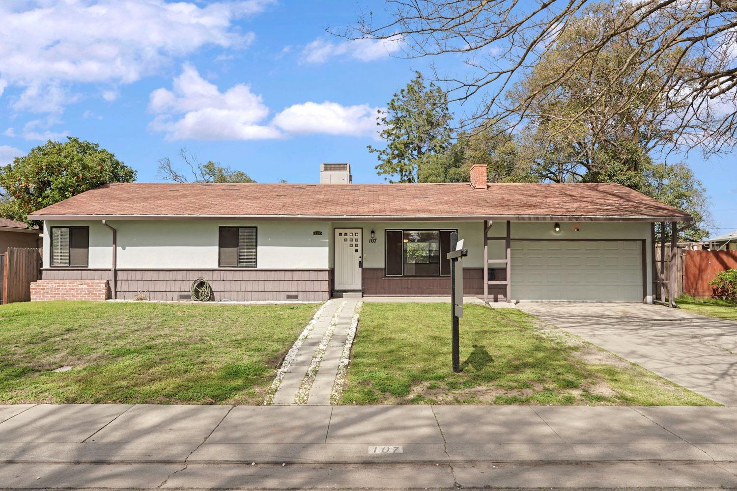 107 W Mayfair Avenue