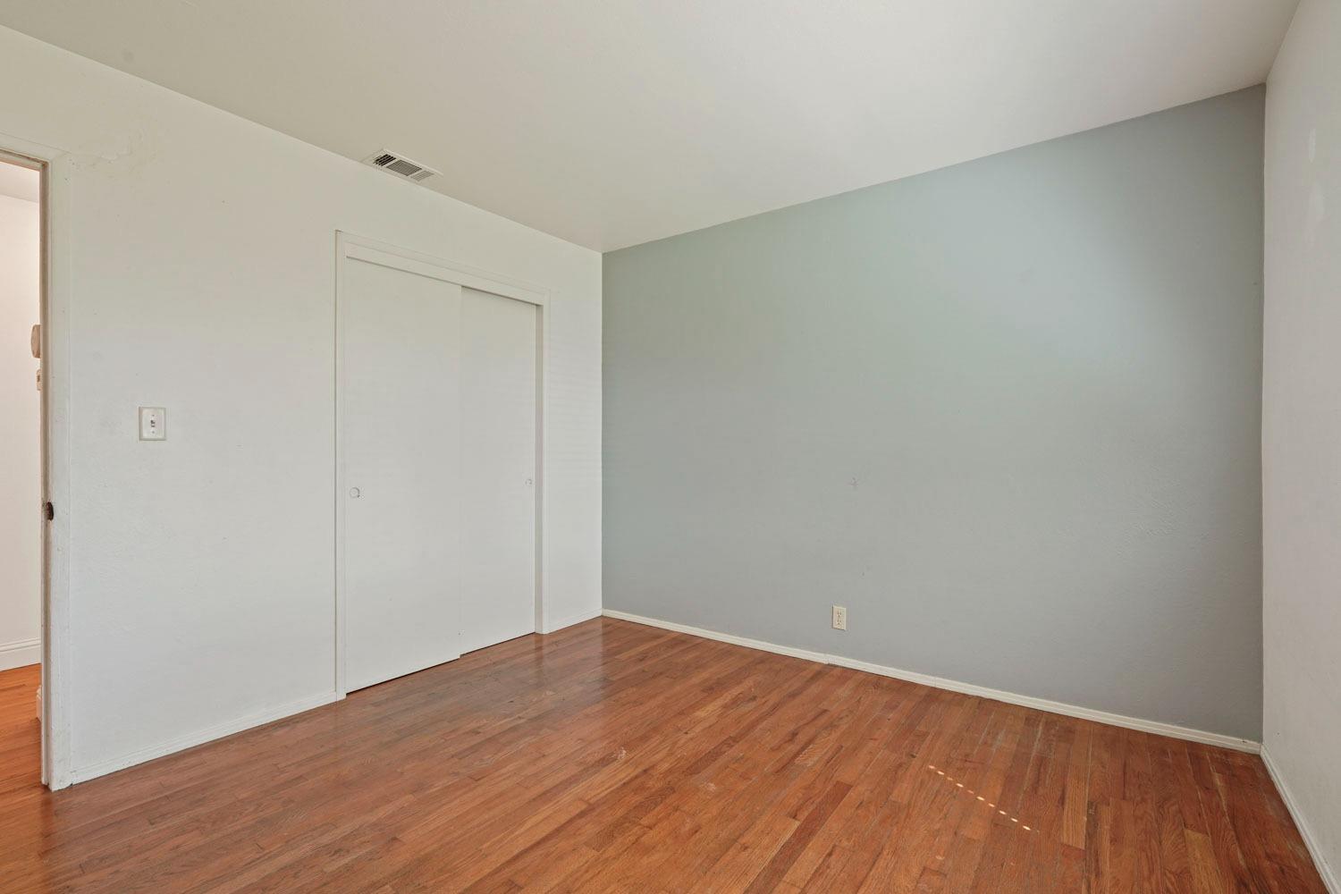 107 W Mayfair Avenue