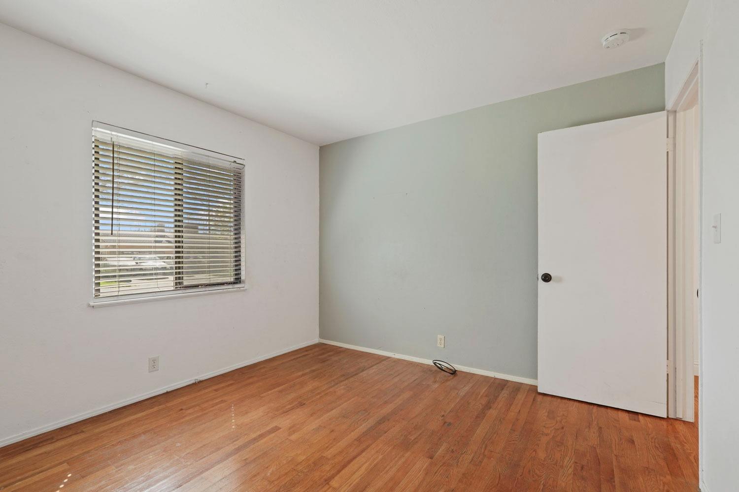 107 W Mayfair Avenue