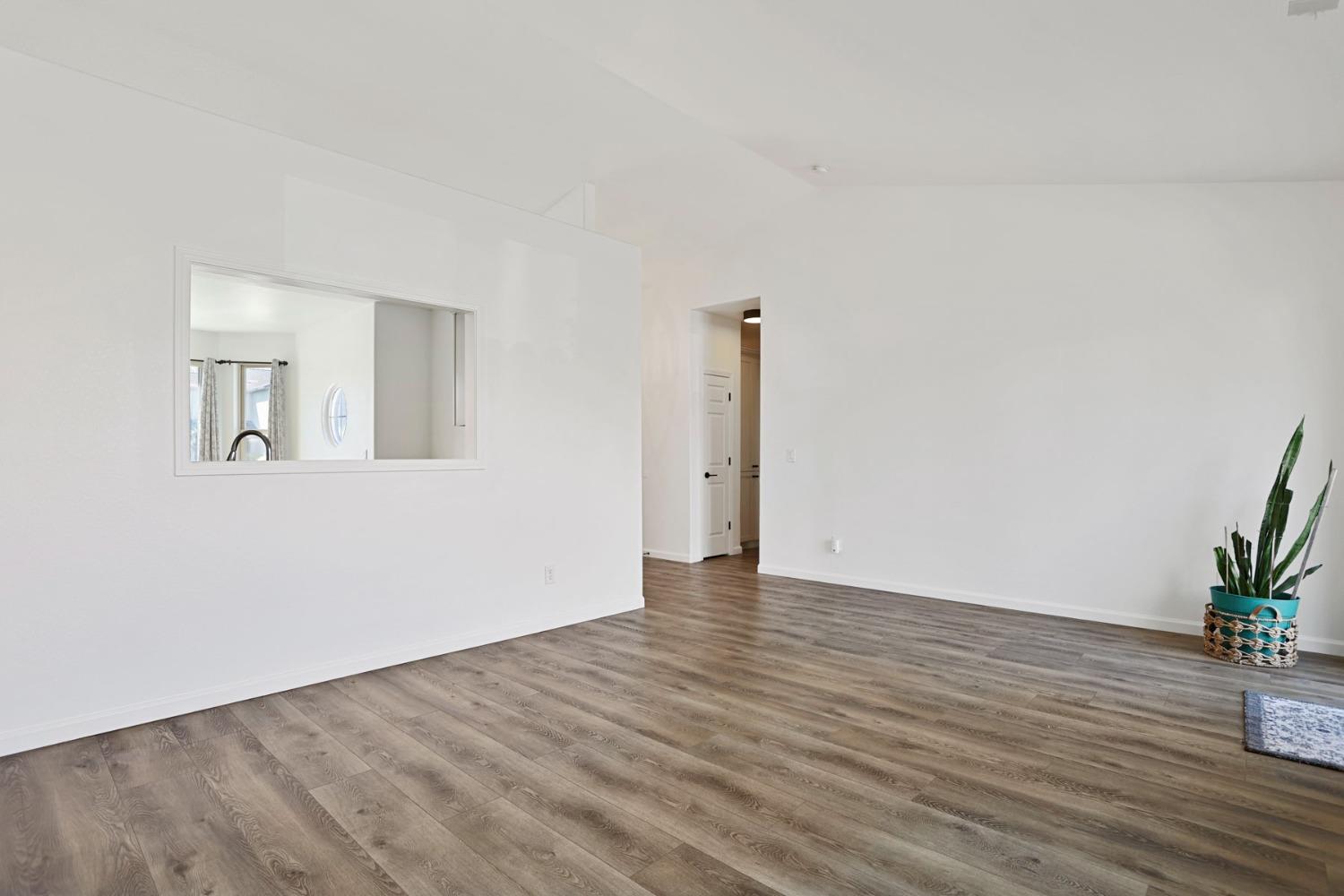 2671 Horsetail Drive