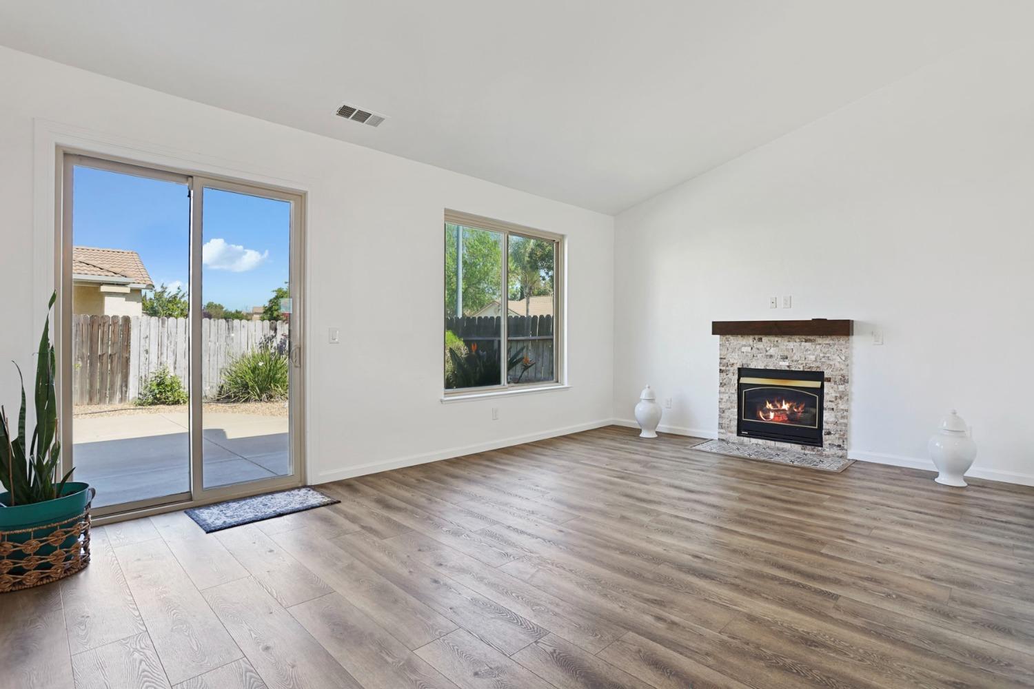 2671 Horsetail Drive