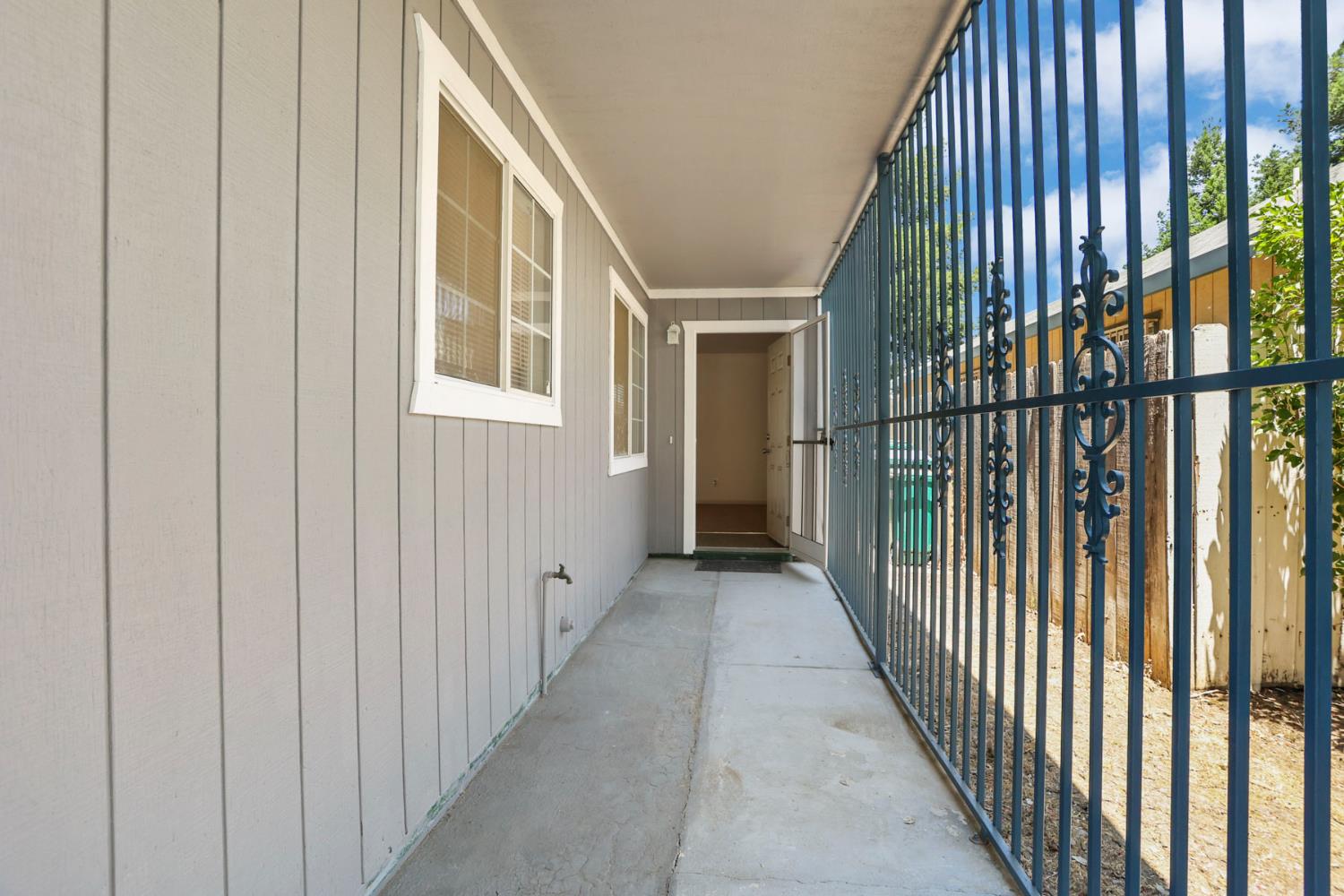 2271 Long Island Drive