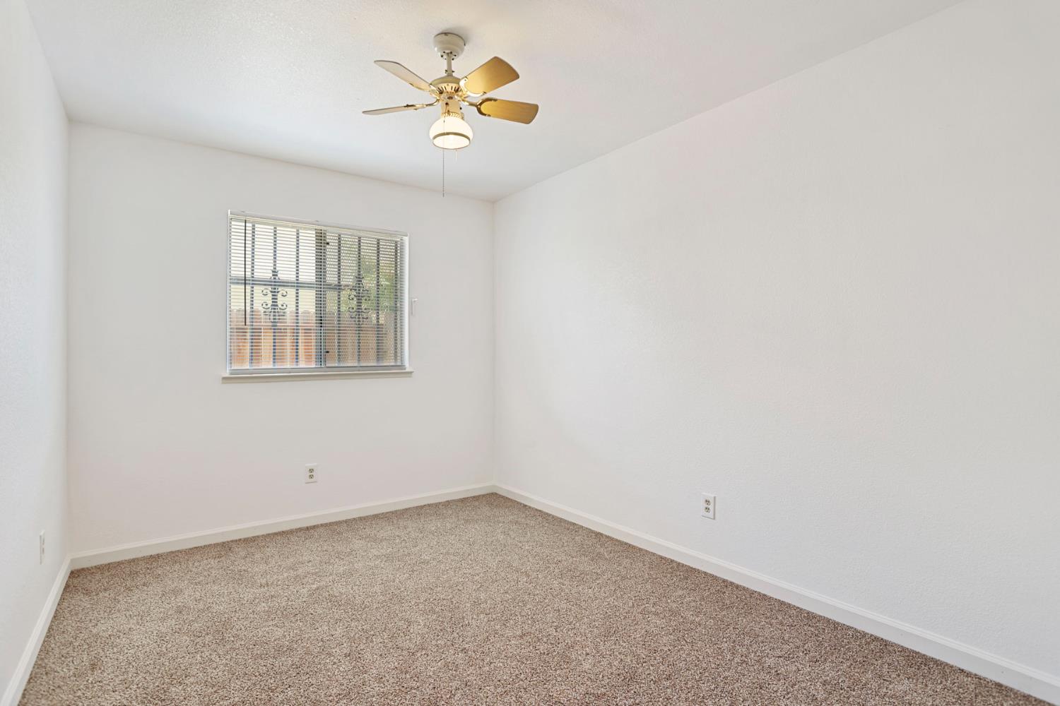 2271 Long Island Drive