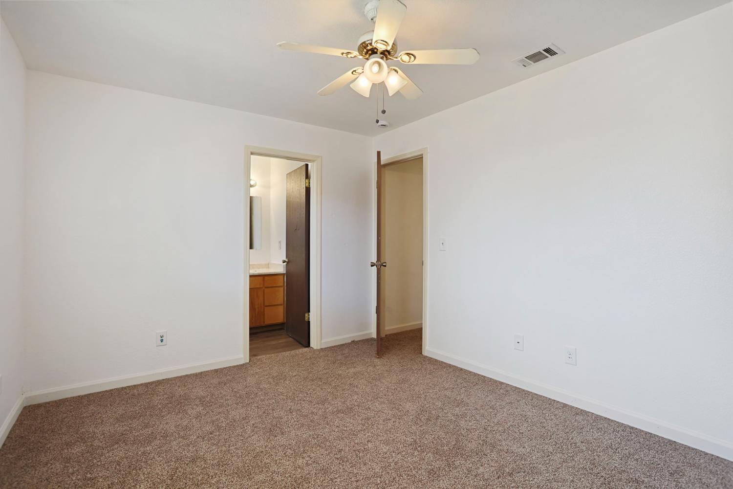 2271 Long Island Drive