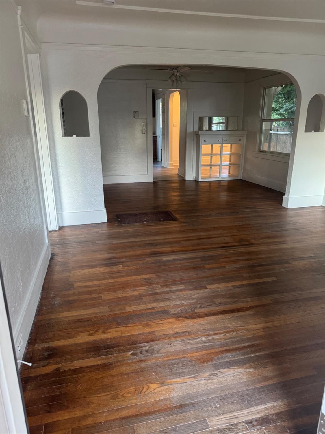 652 S Golden gate