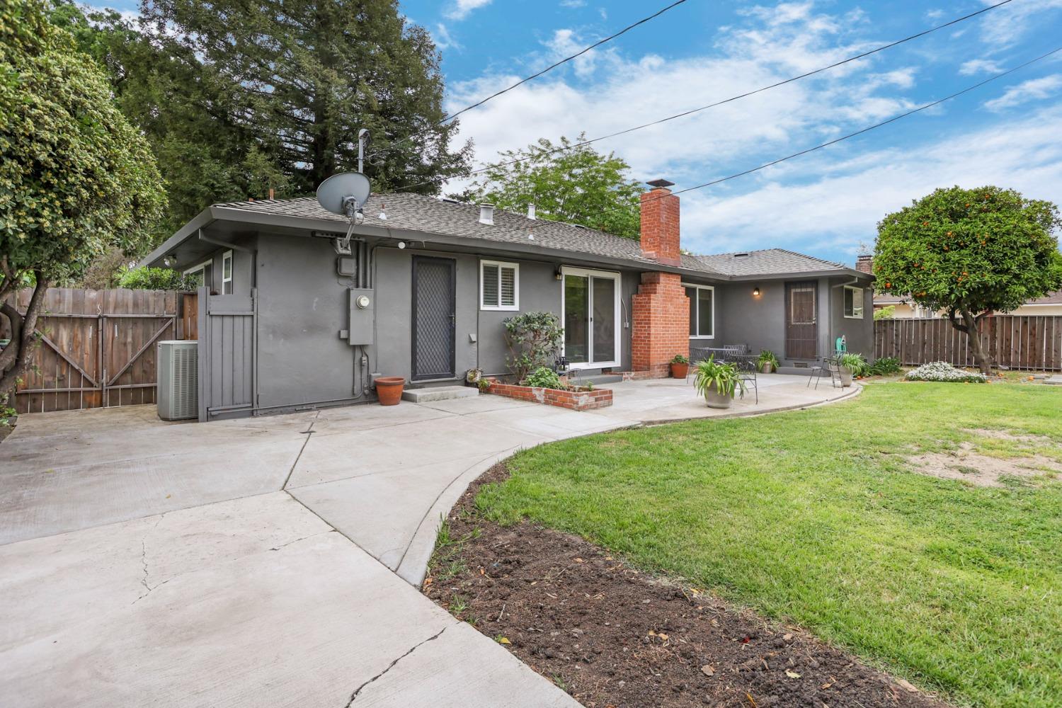 1607 Stanton Way