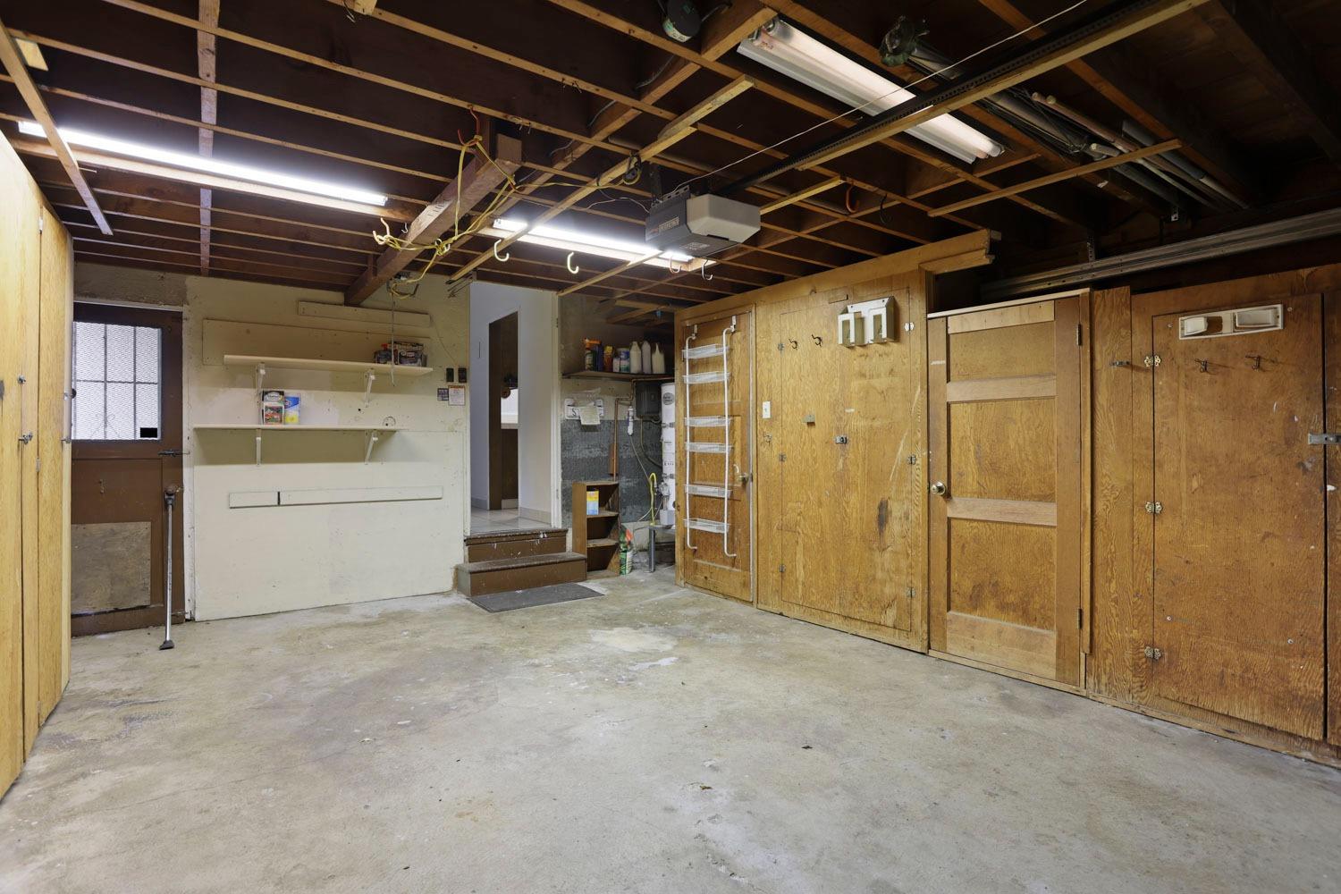 110 W Monterey Avenue