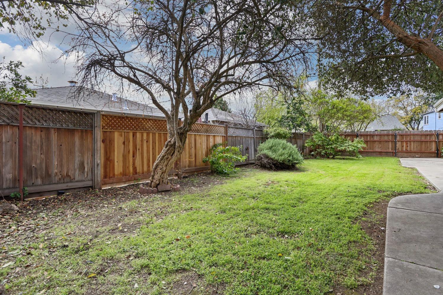 110 W Monterey Avenue