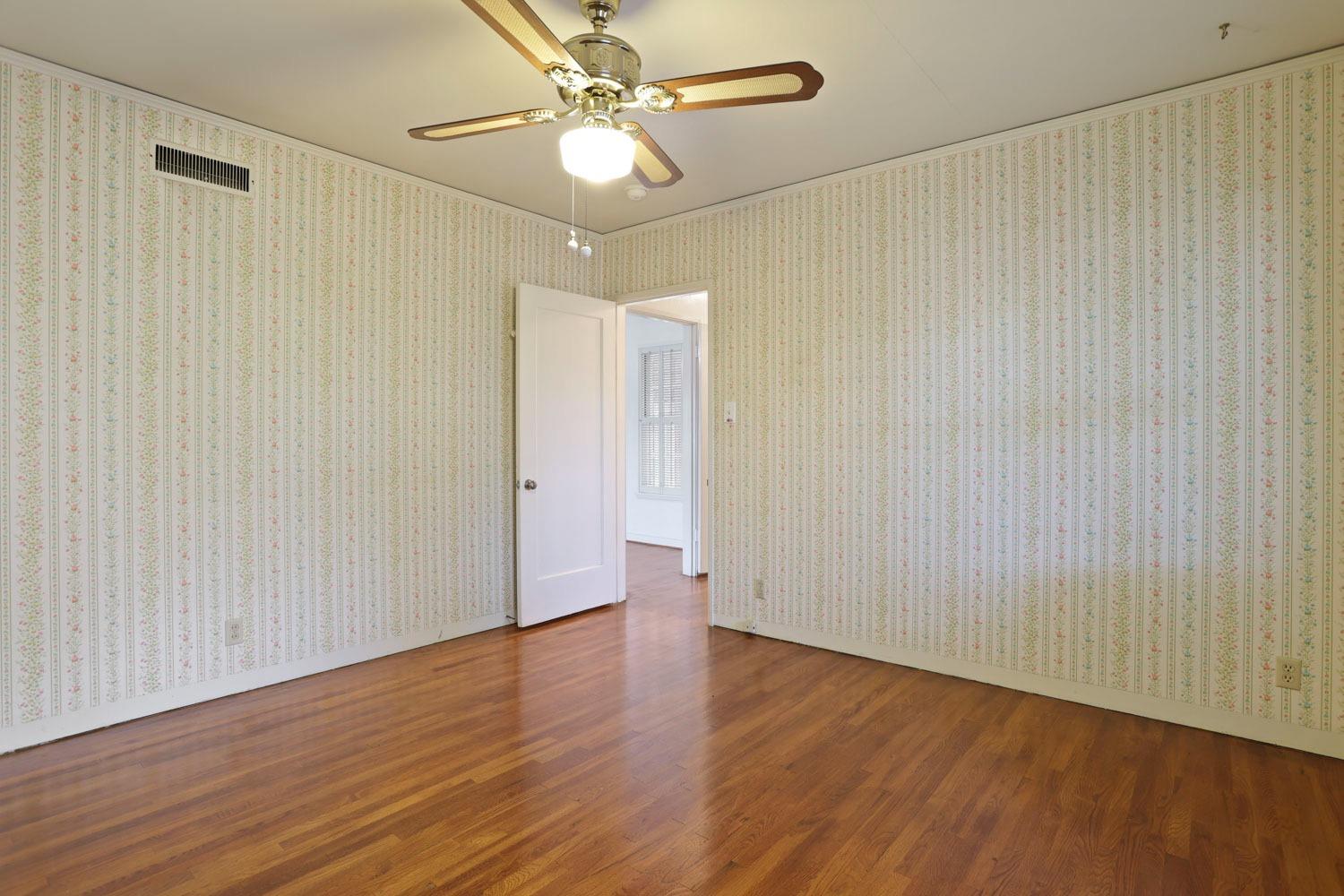 110 W Monterey Avenue