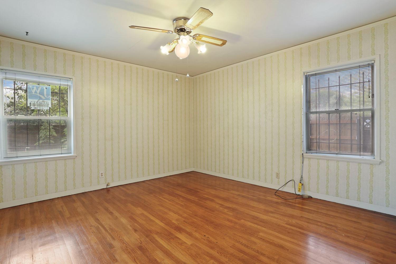 110 W Monterey Avenue