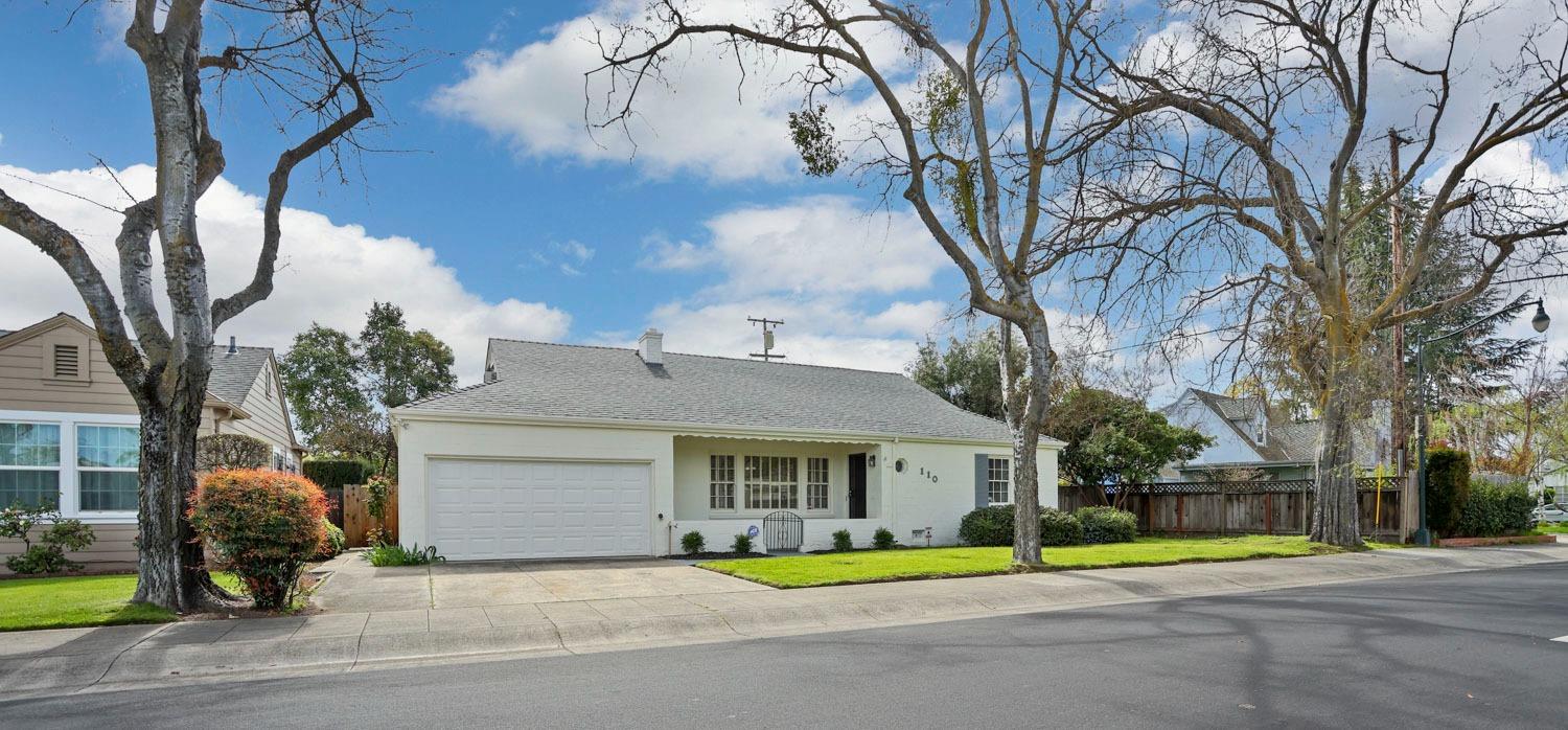 110 W Monterey Avenue