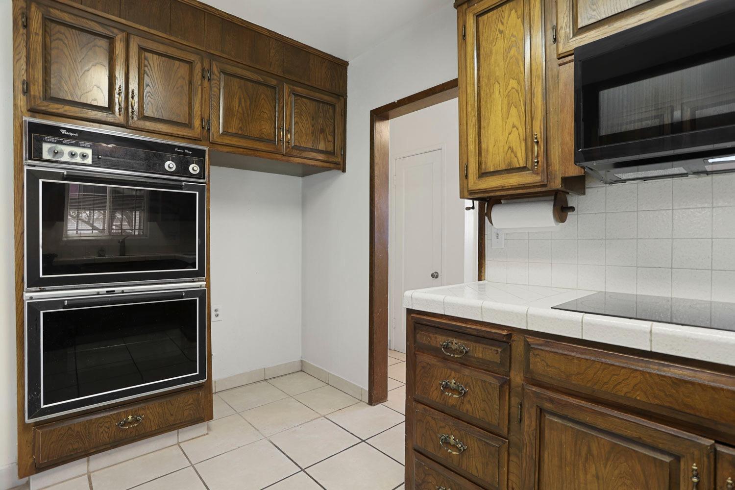 110 W Monterey Avenue