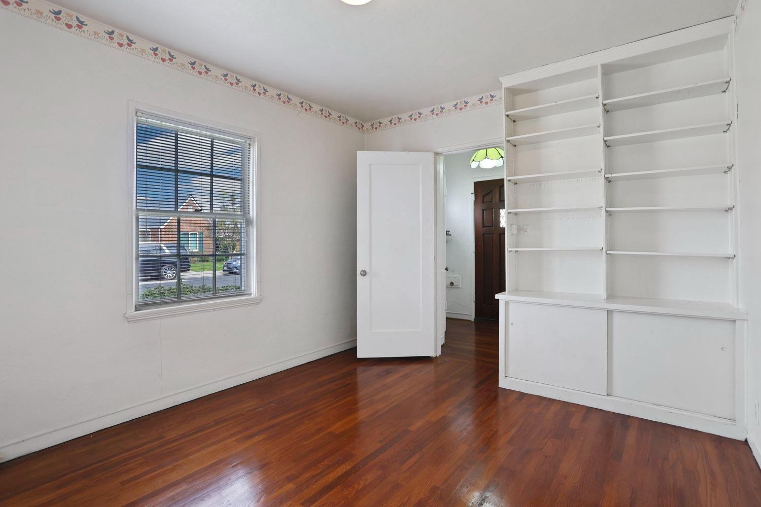 110 W Monterey Avenue