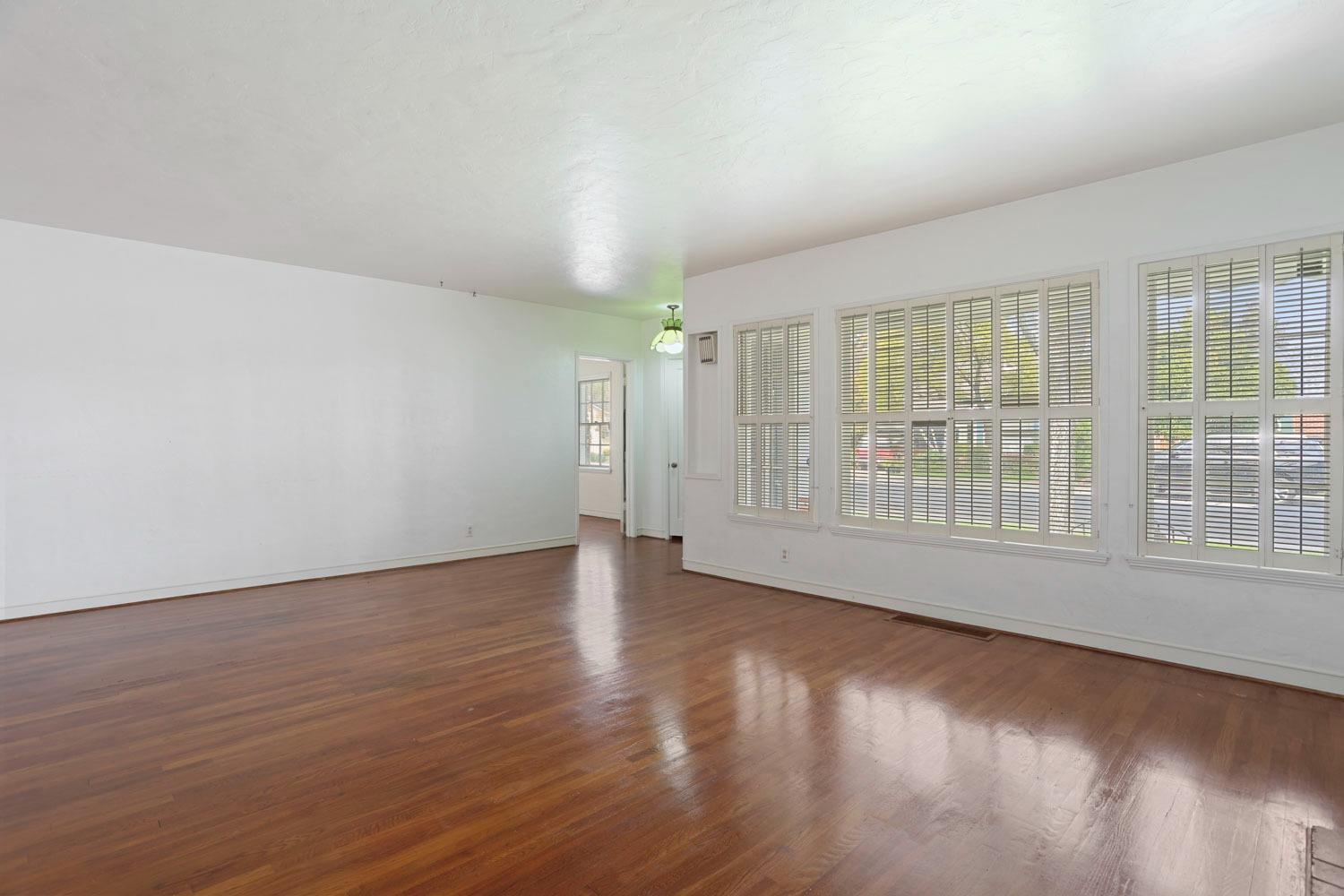 110 W Monterey Avenue