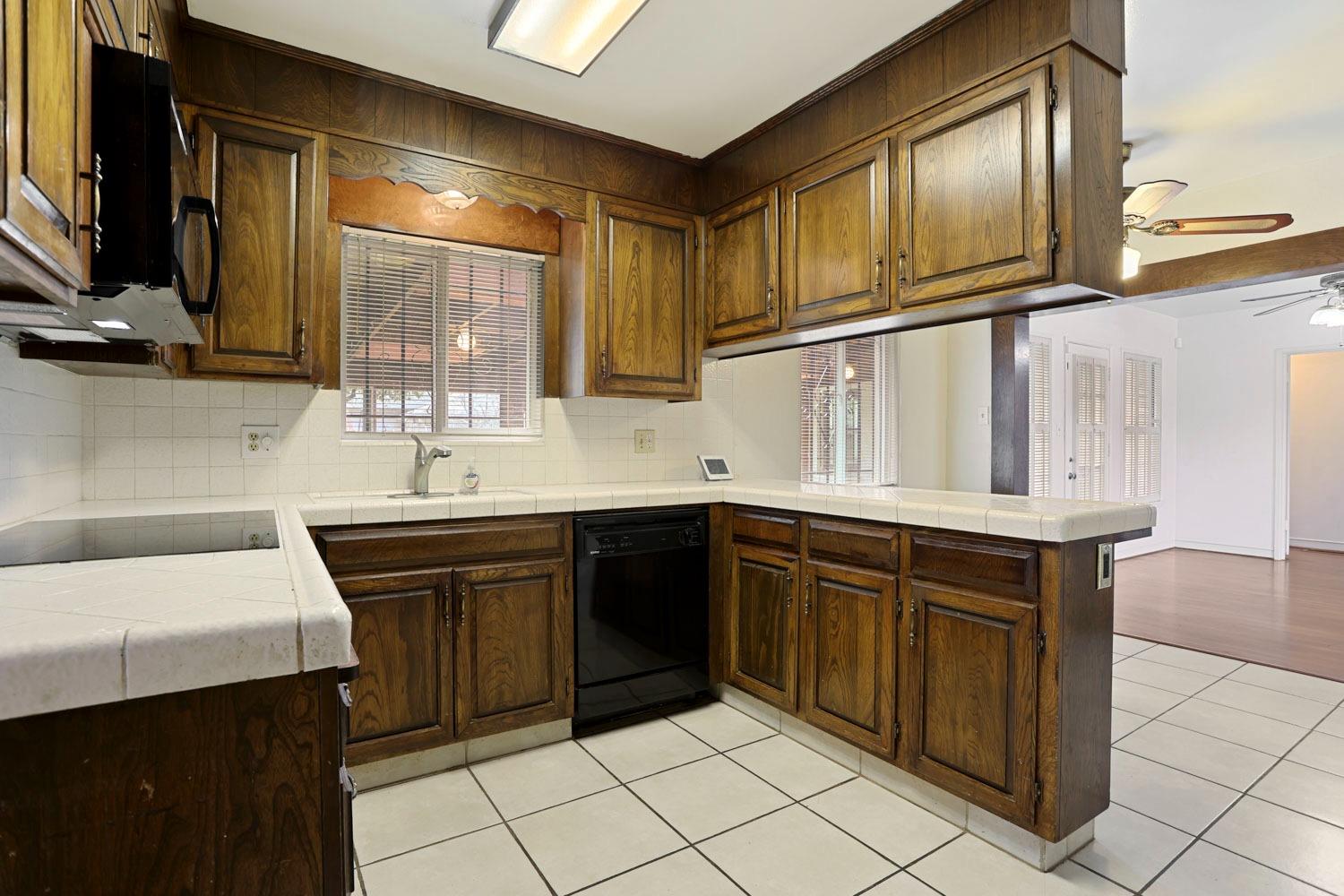 110 W Monterey Avenue