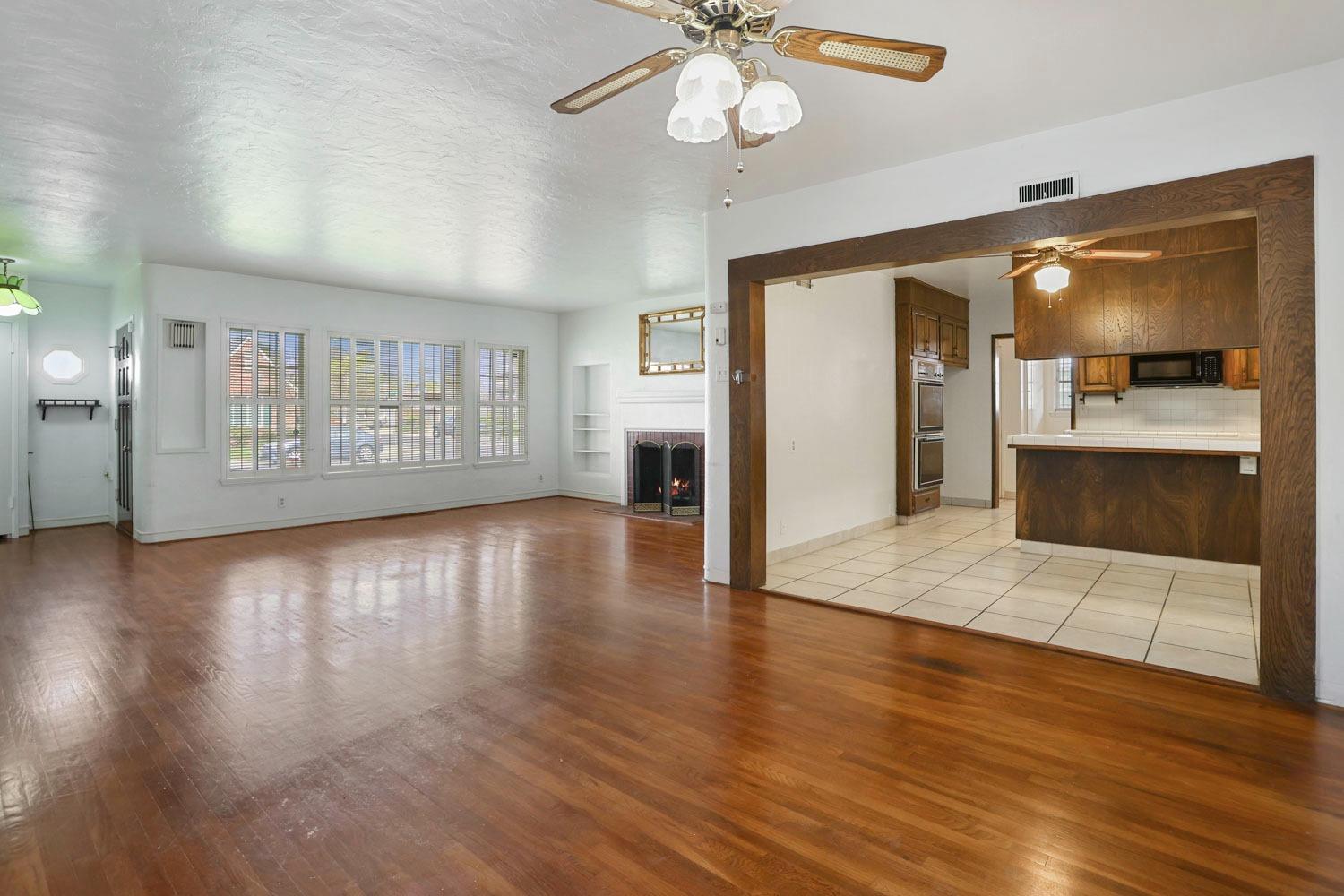 110 W Monterey Avenue