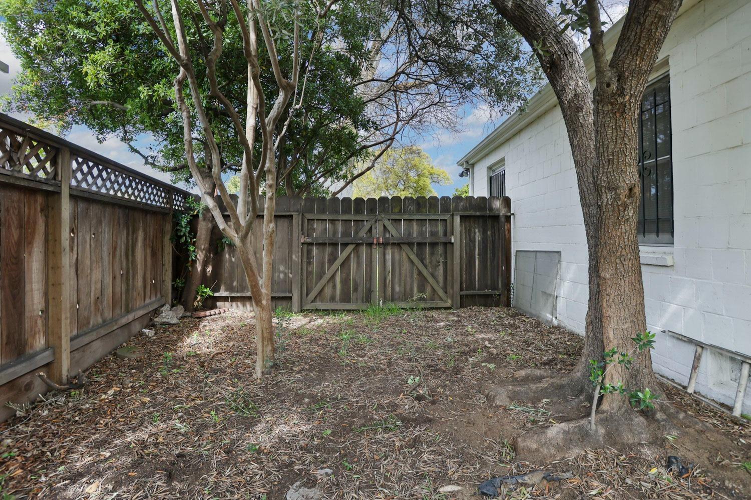 110 W Monterey Avenue